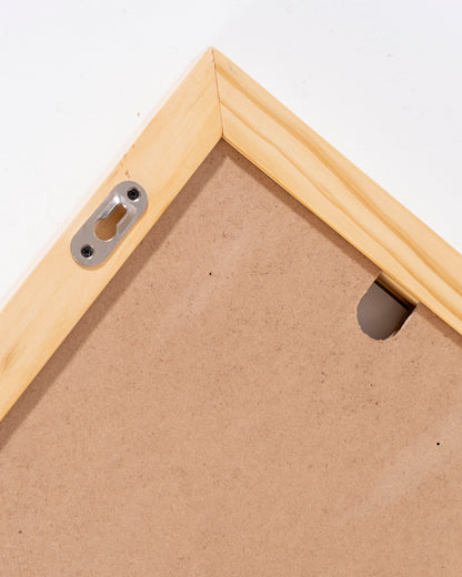Magnetic Frame with storage space