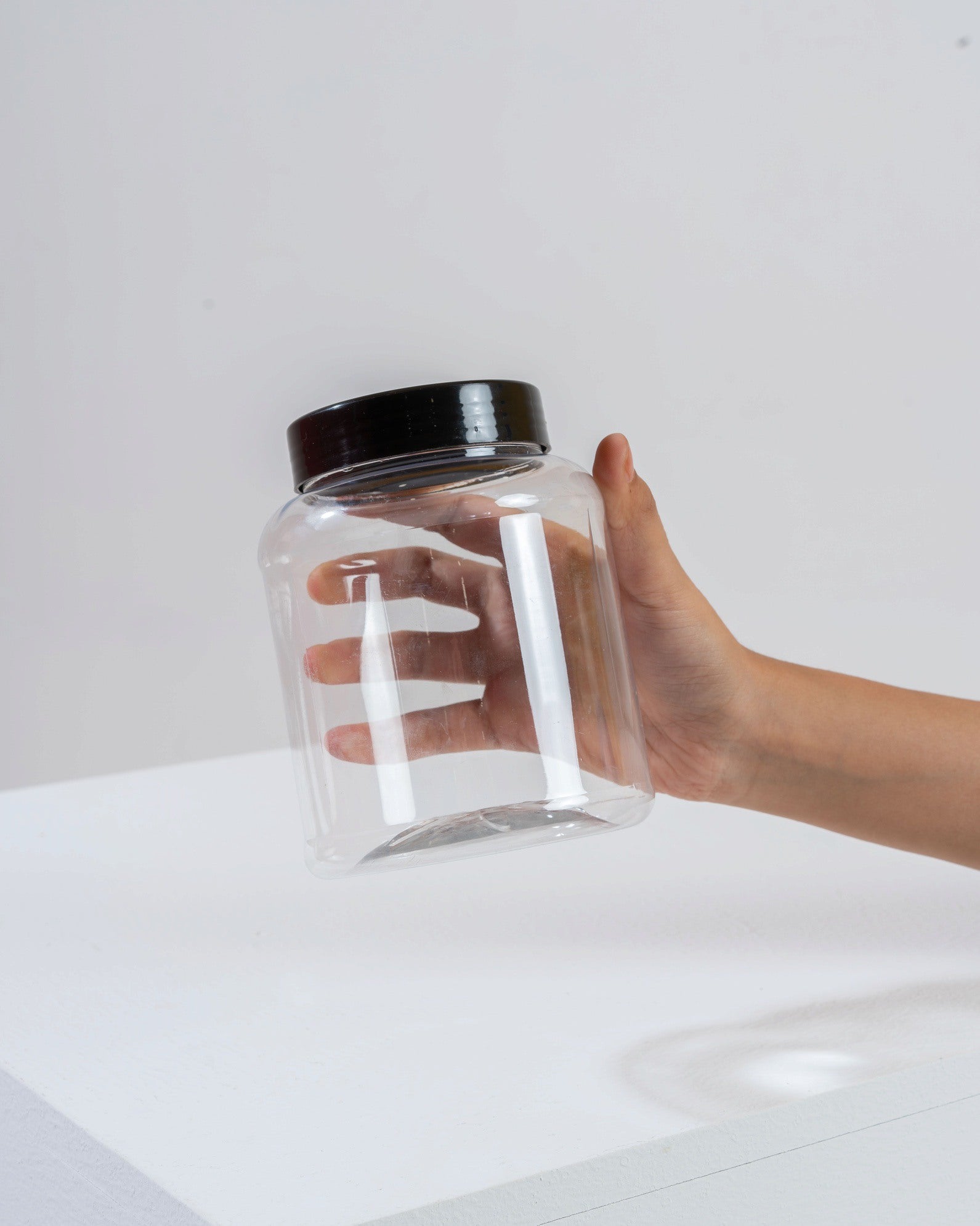 Round Plastic Jar - 1 Litre - Mytype.store